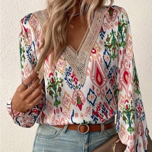 New v neck all over print top - Picture 5 of 8